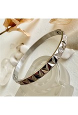 PIKA & BEAR SID DIAMOND PATTERN BANGLE
