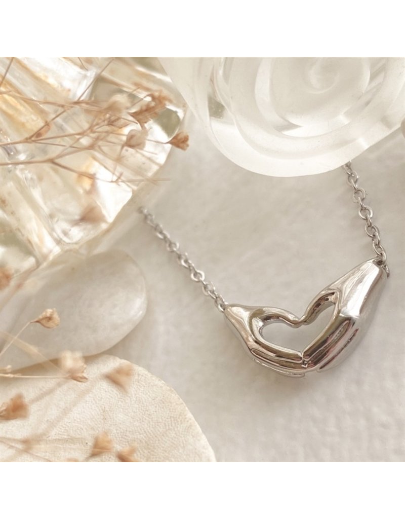 PIKA & BEAR LOVE HANDS NECKLACE
