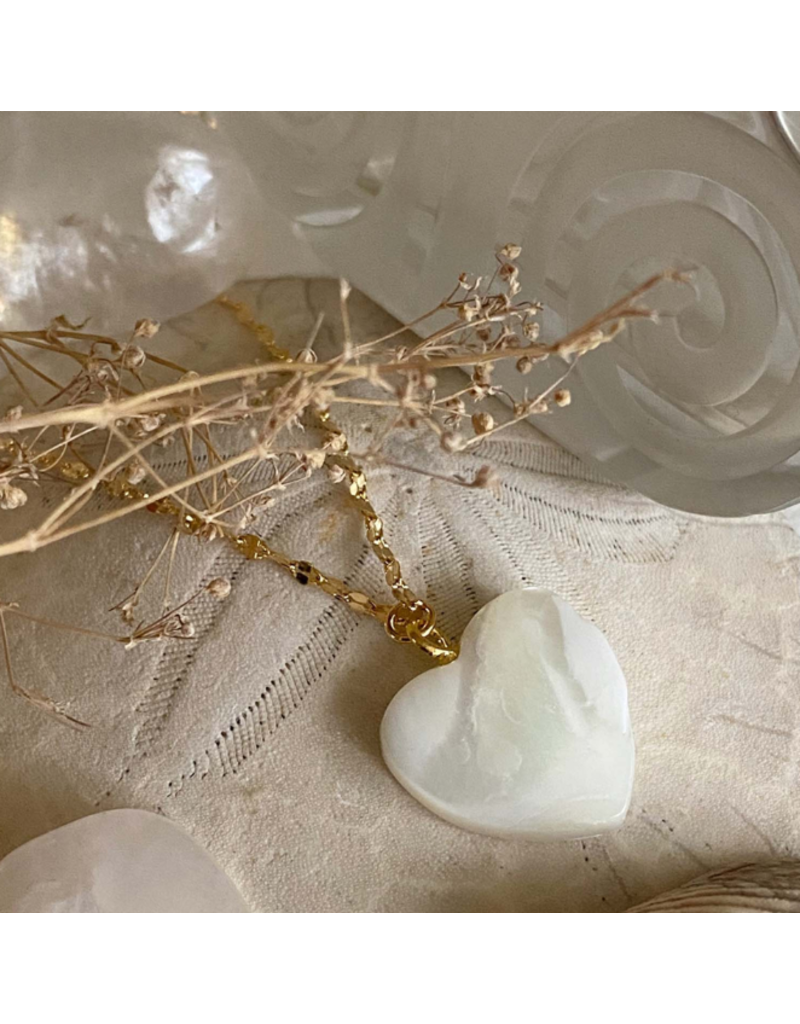 PIKA & BEAR AKOYA MOTHER OF PEARL HEART CHARM NECKLACE