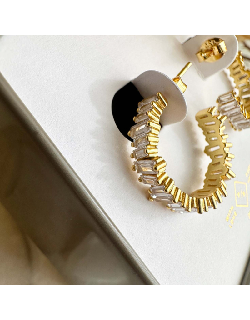 PIKA & BEAR ATHABASCA BAGUETTE HOOP EARRING