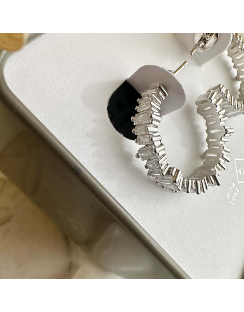 PIKA & BEAR ATHABASCA BAGUETTE HOOP EARRING