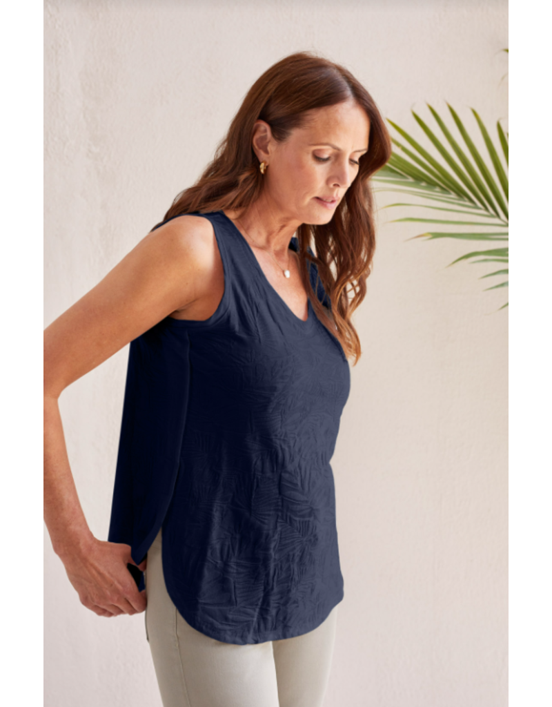 TRIBAL TEXTURED V-NECK TANK