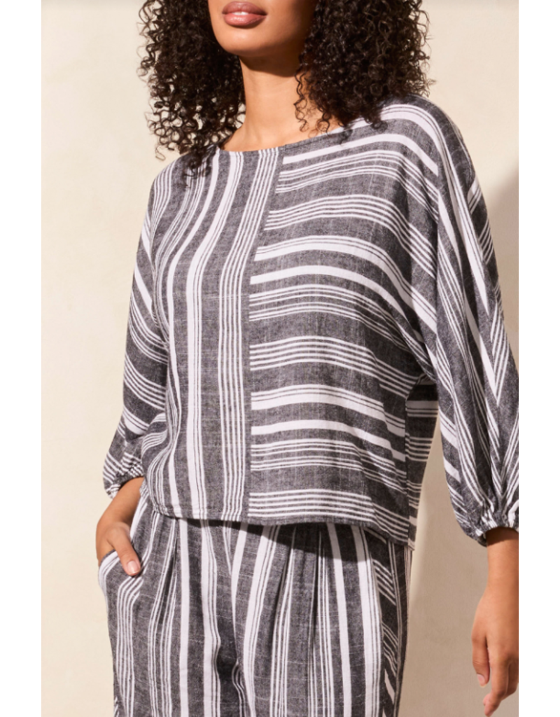 TRIBAL BOAT NECK TOP WITH DOLMAN SLV