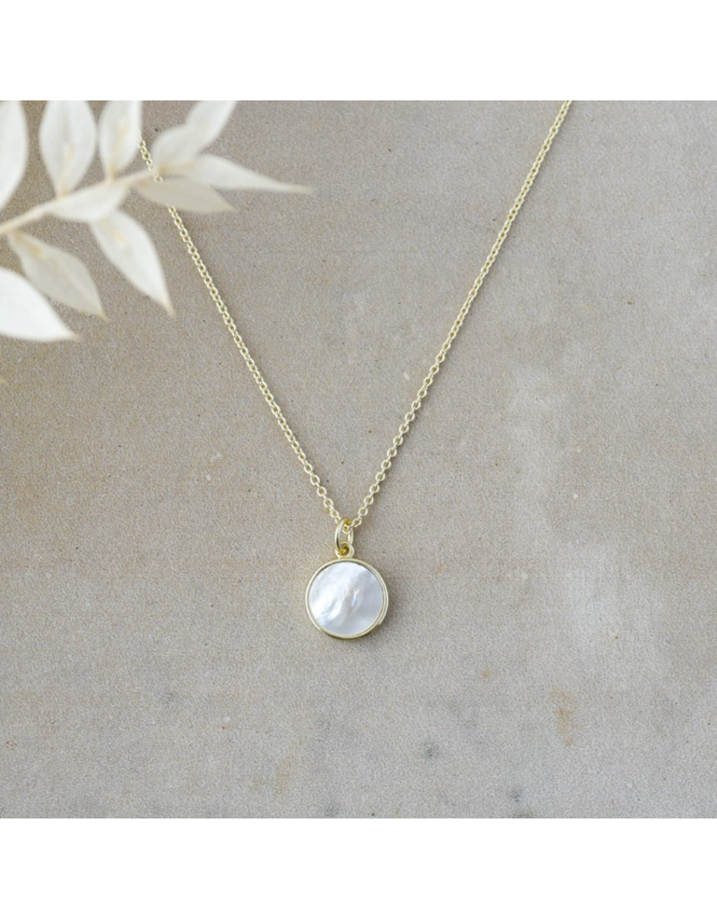 GLEE ALLURING NECKLACE