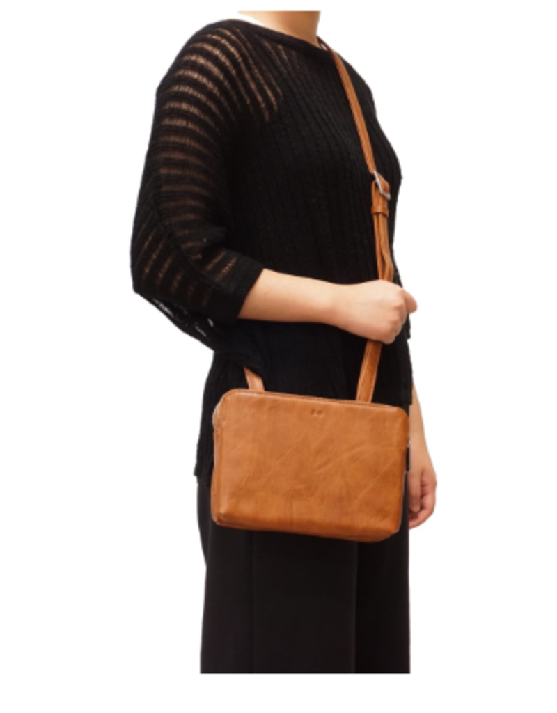 ANYA CROSSBODY WALLET