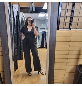 BLACK ROMPER WITH FLUTTER SLEEVE