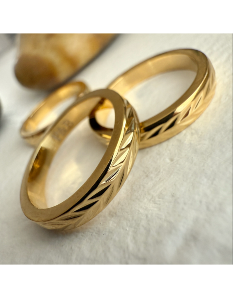 PIKA & BEAR SHEAF LAUREL RING