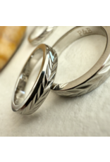 PIKA & BEAR SHEAF LAUREL RING