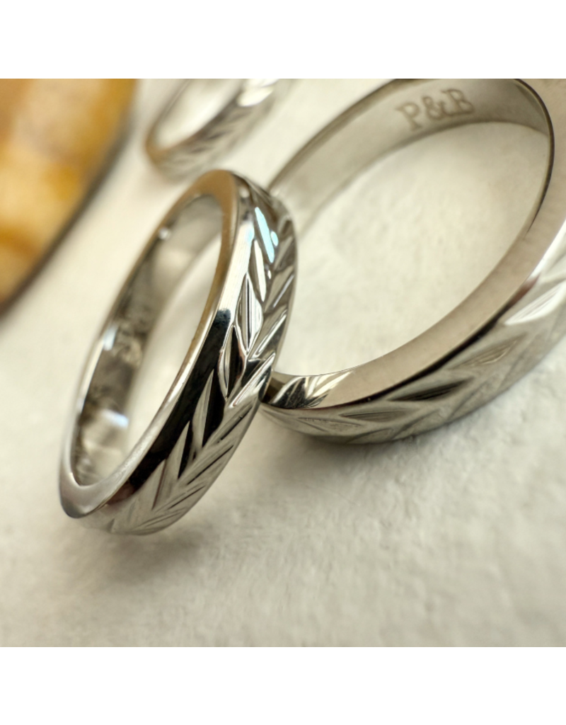 PIKA & BEAR SHEAF LAUREL RING
