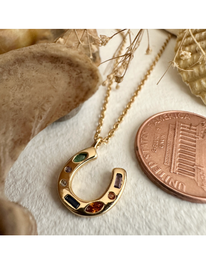PIKA & BEAR EL DORADO TINY GEMMED HORSESHOE NECKLACE GOLD