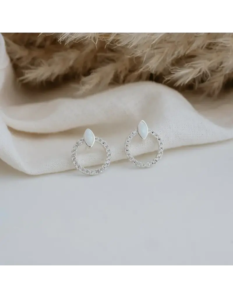 GLEE BLANCHE STUDS OPALITE