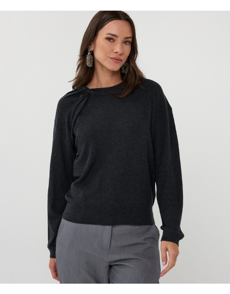 SWEATER W. TWISTED KNIT