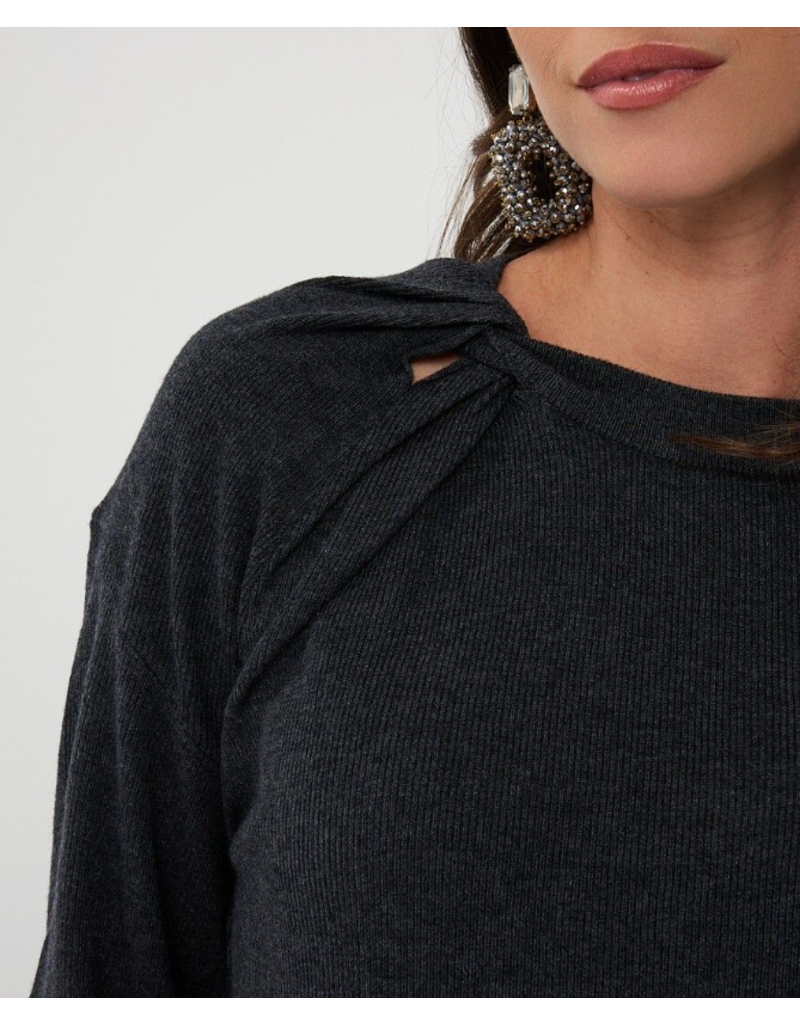 SWEATER W. TWISTED KNIT