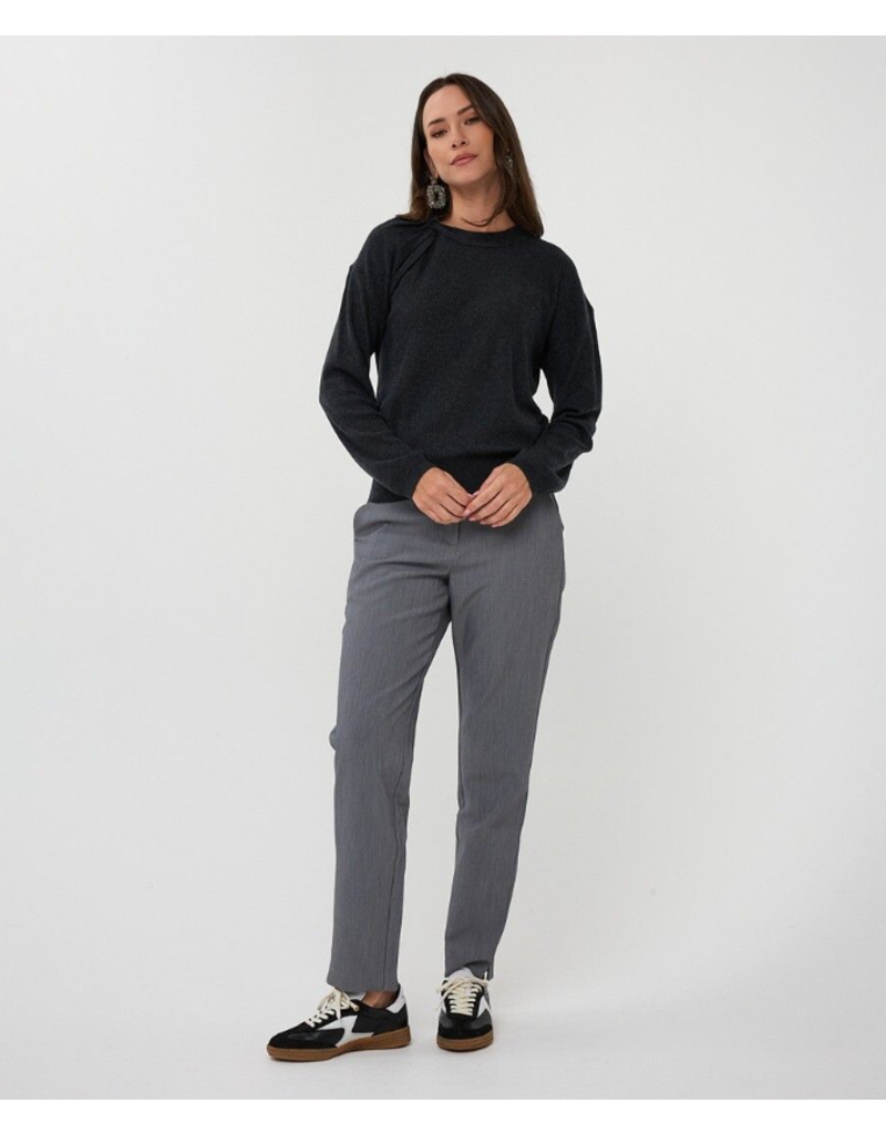 SWEATER W. TWISTED KNIT