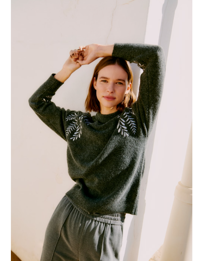 MAGGE EMBROIDERED SWEATER