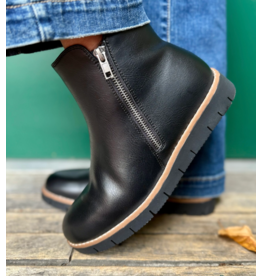 GABBY BLACK BOOT WATER RESISTANT