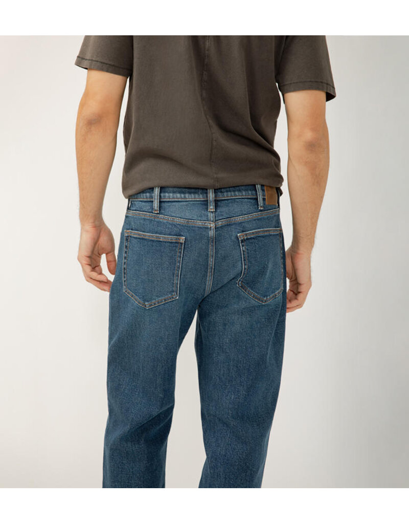 SILVER JEANS RELAXED STRAIGHT JEAN - ROCKY - 32" LEG
