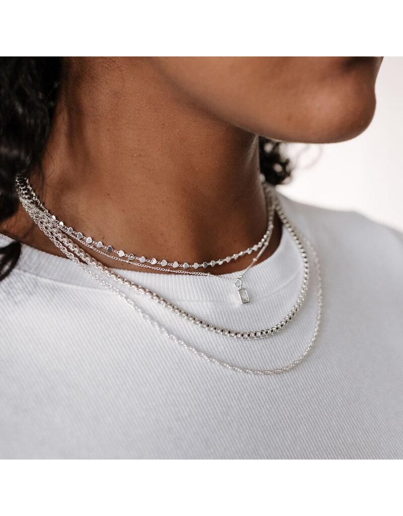 GLEE ROW OF HEARTS NECKLACE