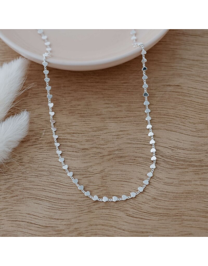 GLEE ROW OF HEARTS NECKLACE