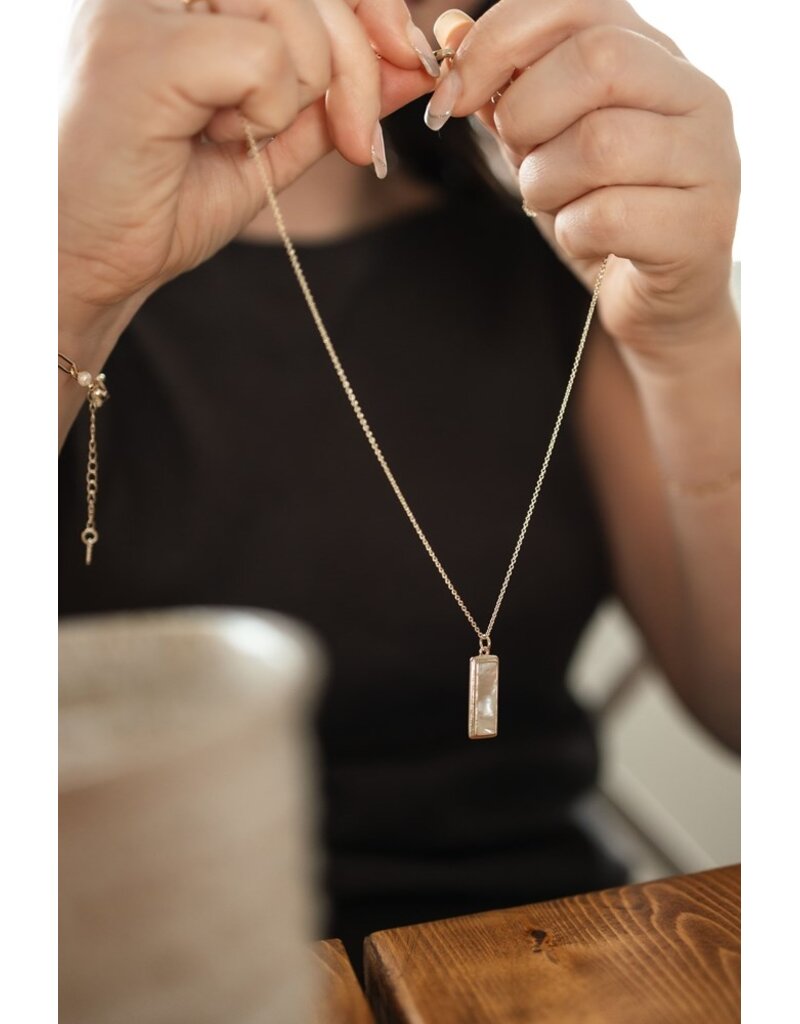 GLEE SEREPHINA MOTHER OF PEARL NECKLACE