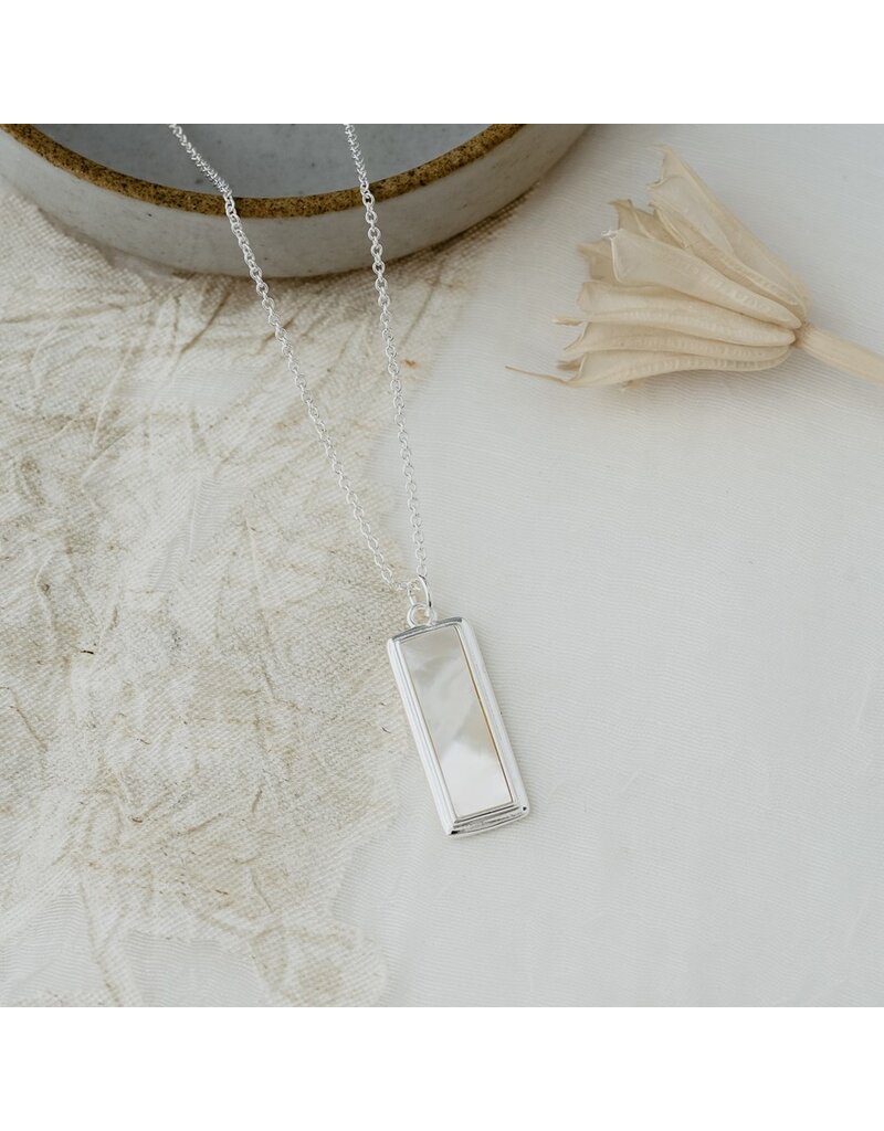 GLEE SEREPHINA MOTHER OF PEARL NECKLACE