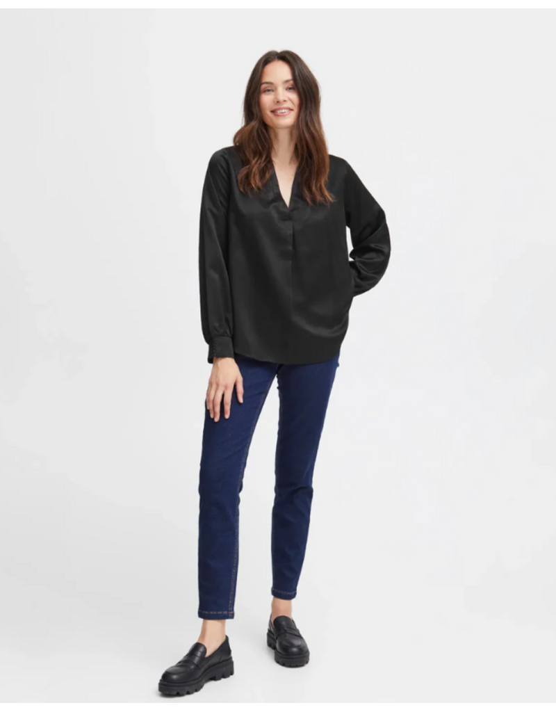 VILINE V-NECK BLACK TOP