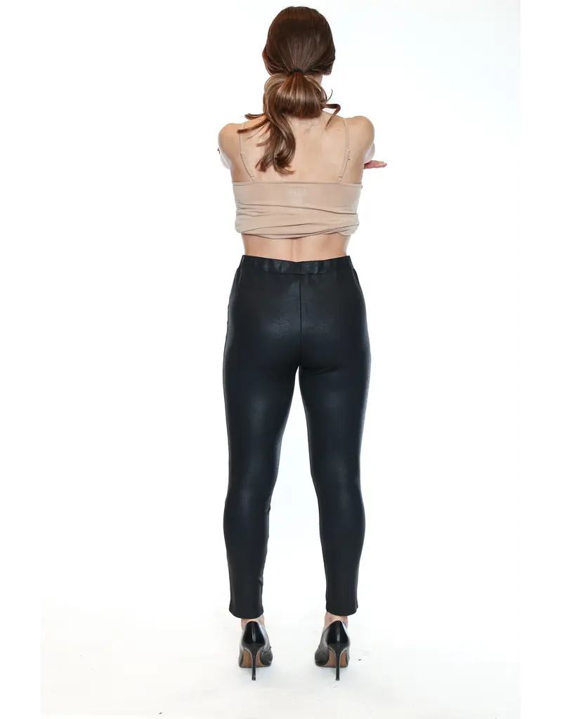 FAUX PLEATHER LEGGING