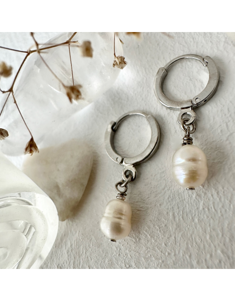 PIKA & BEAR RUTH DROP PEARL EARRINGS