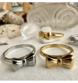 PIKA & BEAR FONTANGE BOW RING