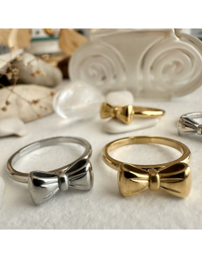 PIKA & BEAR FONTANGE BOW RING