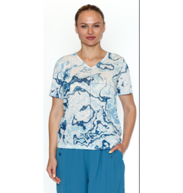 PRINTED V-NECK TEE w/SEAM DETAILS