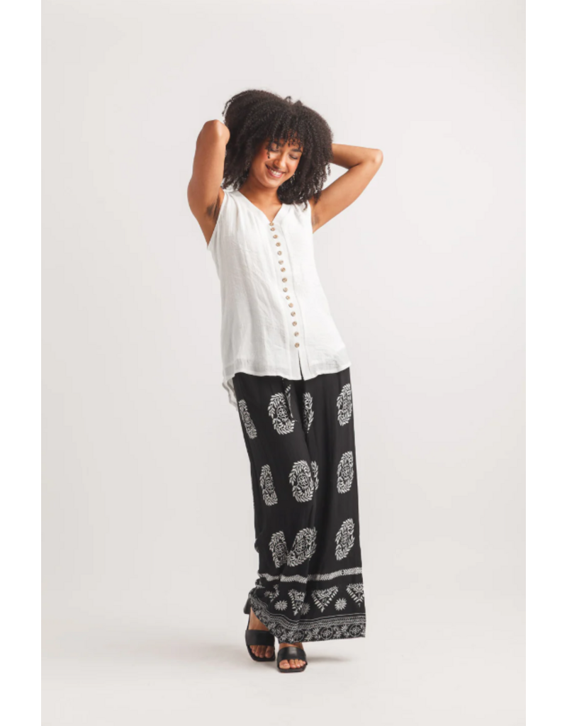 WHITE SLVLESS LAYERED BUTTON FRONT TOP