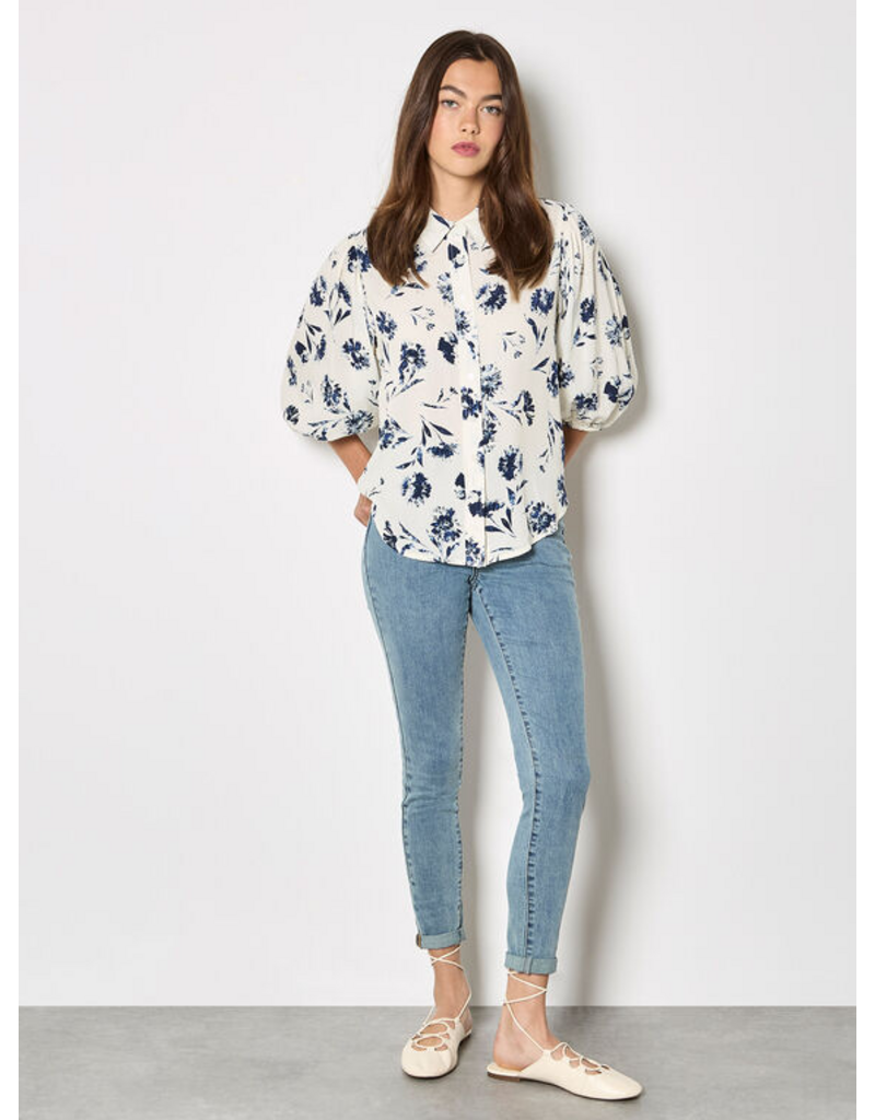PRESSED NAVY DAISY BLOUSE