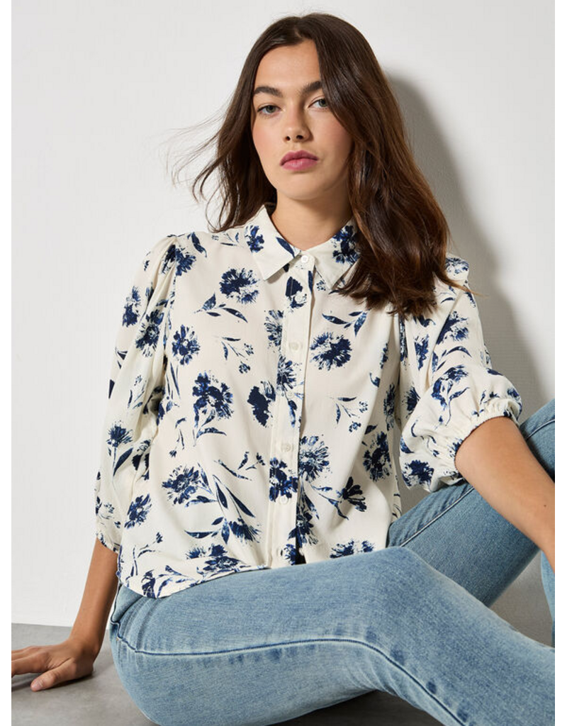 PRESSED NAVY DAISY BLOUSE