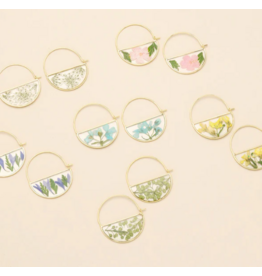 SCOUT PRESSED FLOWER HOOP EARRINGS  GOLD