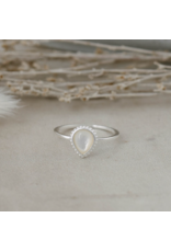 GLEE ANTOINETTE RING - MOTHER OF PEARL