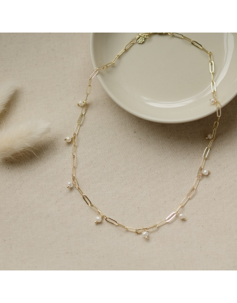 GLEE BEATRICE PEARL NECKLACE