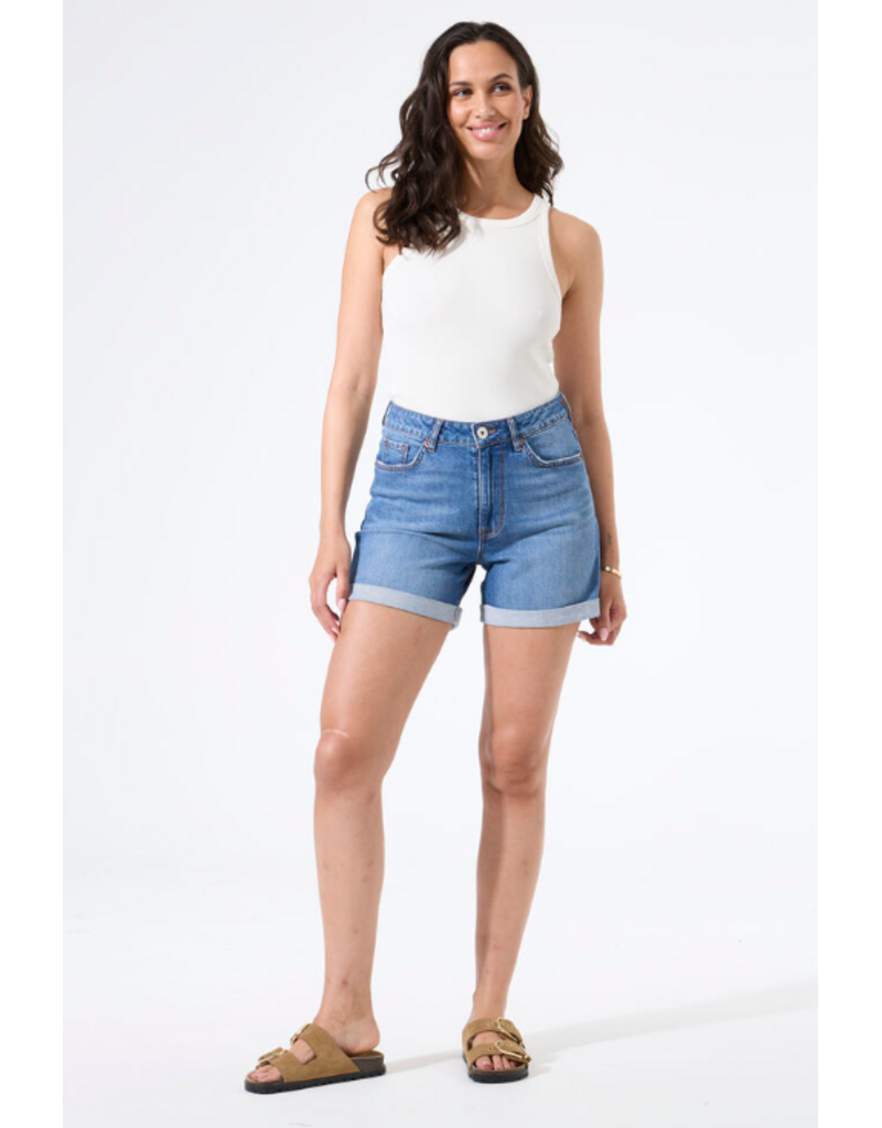 ISABELLA SHORT - MEDIUM WASH