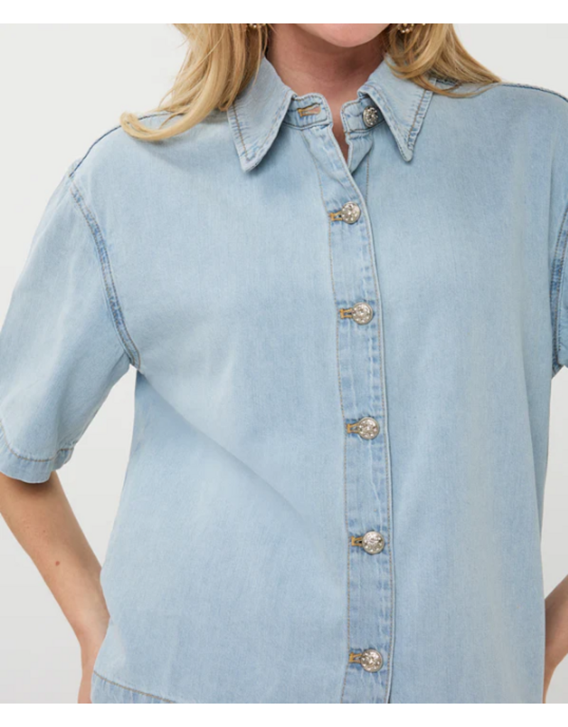 COTTON BUTTON UP LIGHT DENIM BLOUSE