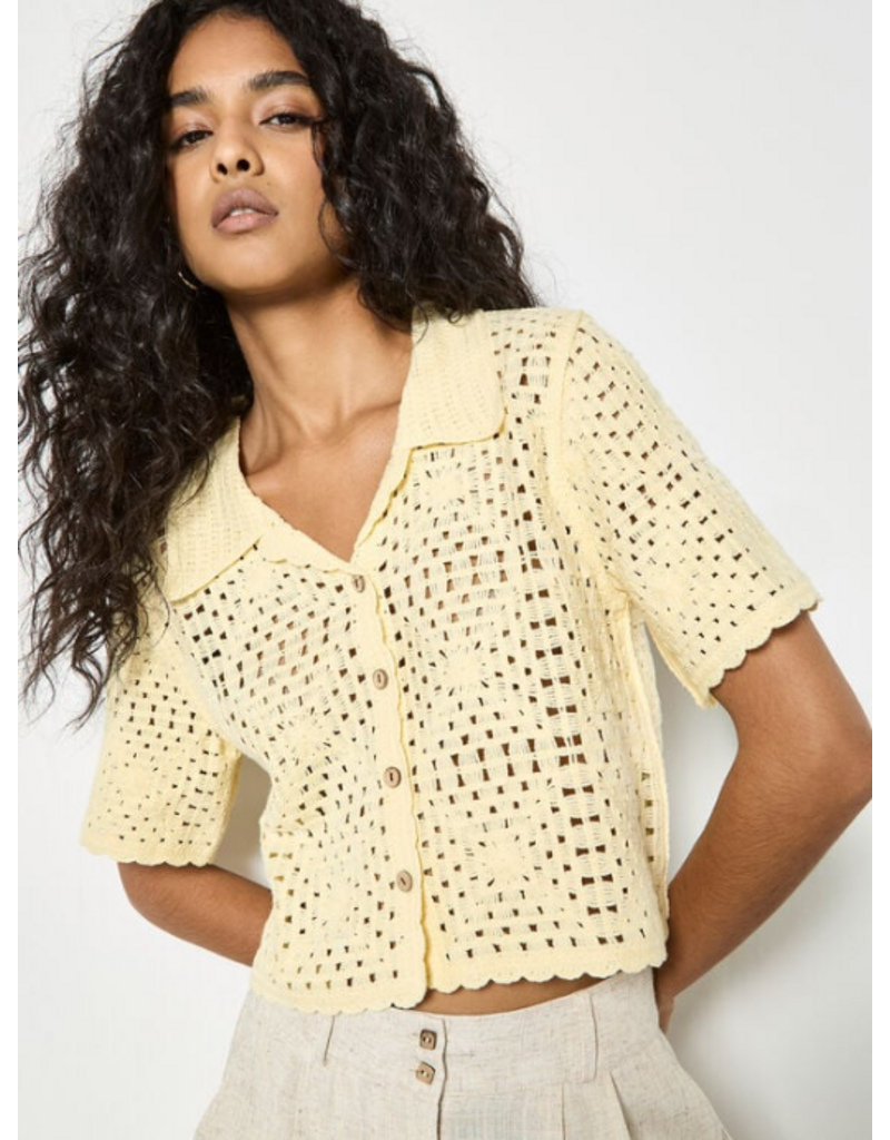 COTTON BLND CROCHET COLLAR BUTTON TOP YELLOW