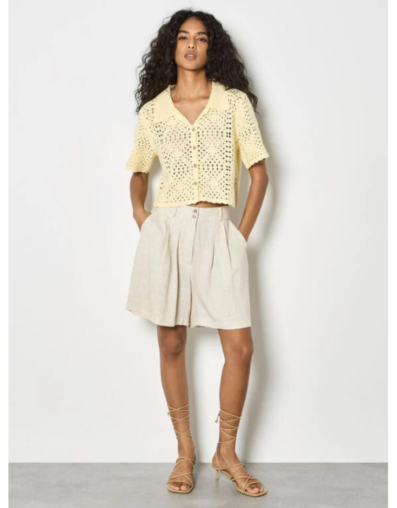 COTTON BLND CROCHET COLLAR BUTTON TOP YELLOW