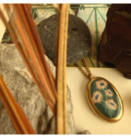 PIKA & BEAR ANEMONE CHARM NECKLACE GOLD