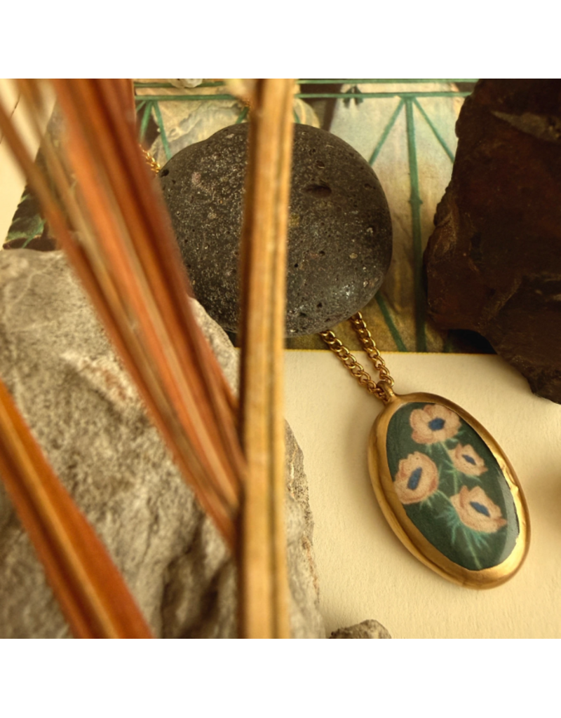 PIKA & BEAR ANEMONE CHARM NECKLACE GOLD