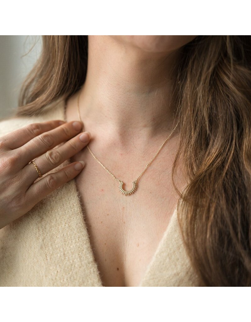 GLEE CURVED LUCK NECKLACE