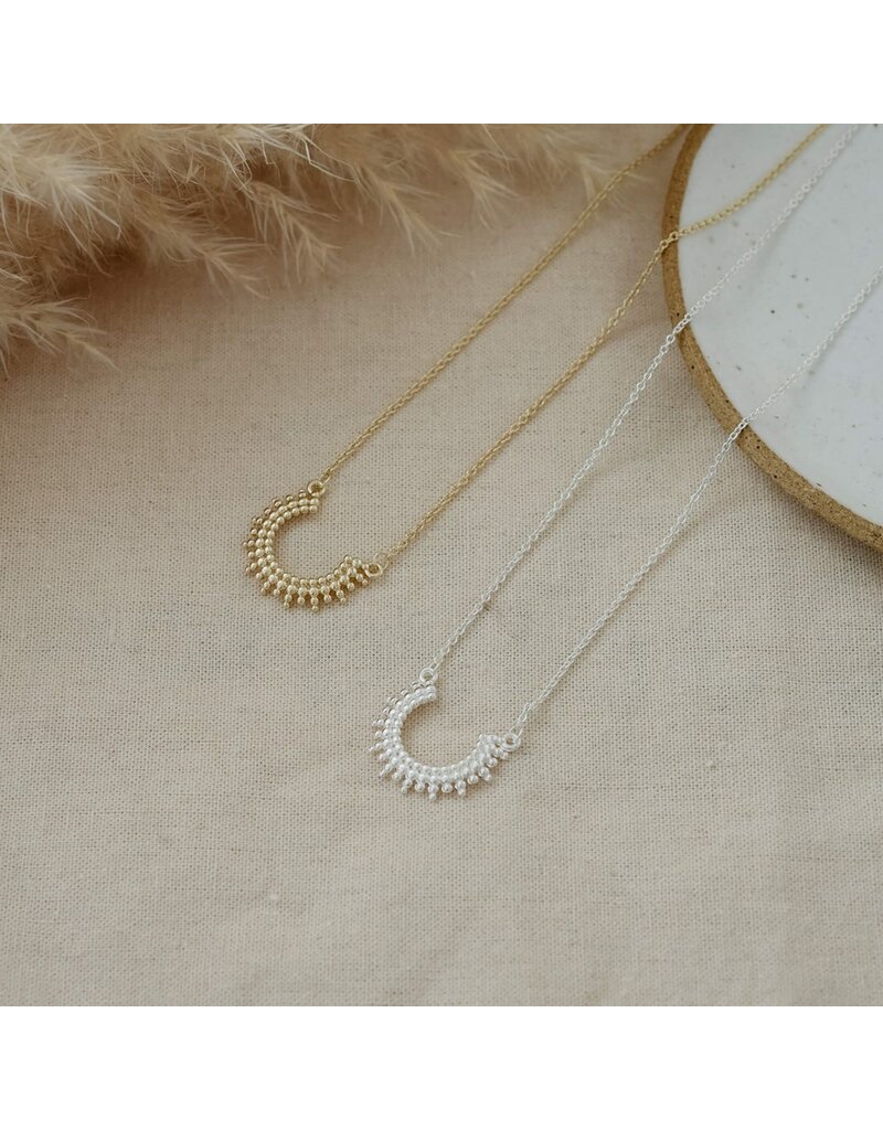 GLEE CURVED LUCK NECKLACE