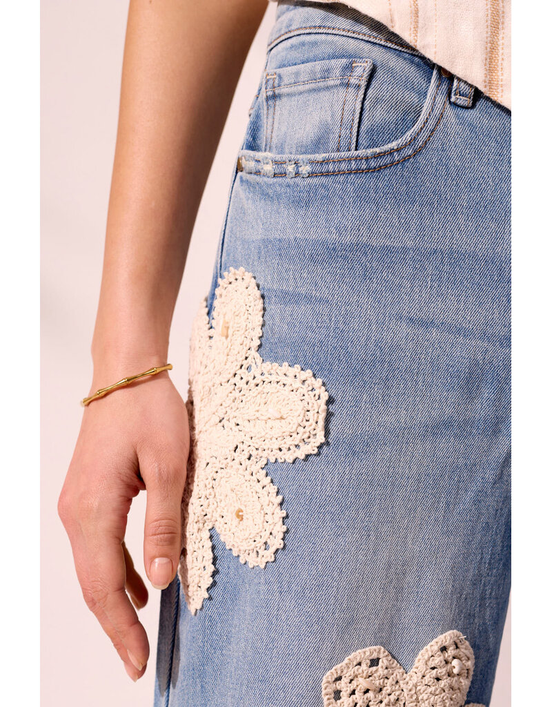 TRIBAL AUDREY WIDE CROP JEANS W/CROCHET APPLIQUE - KEYSWATERS
