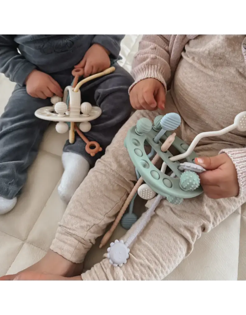 NOUKA SPACE PULL TOY