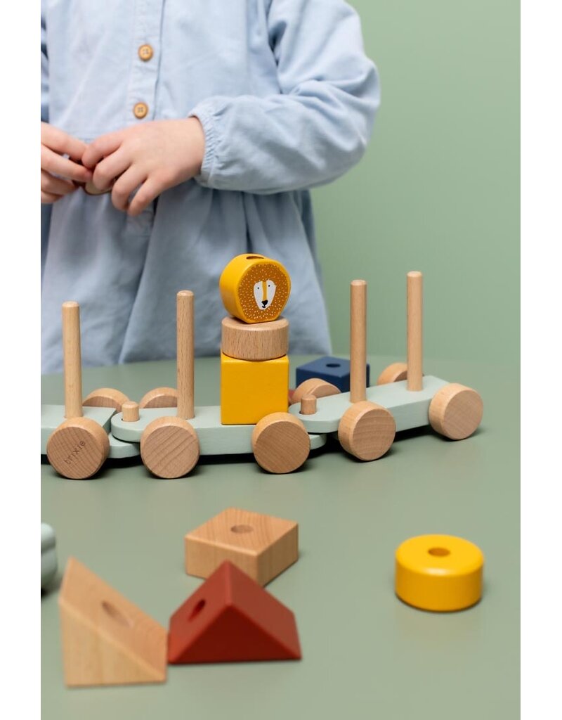 TRIXIE WOODEN ANIMAL TRAIN