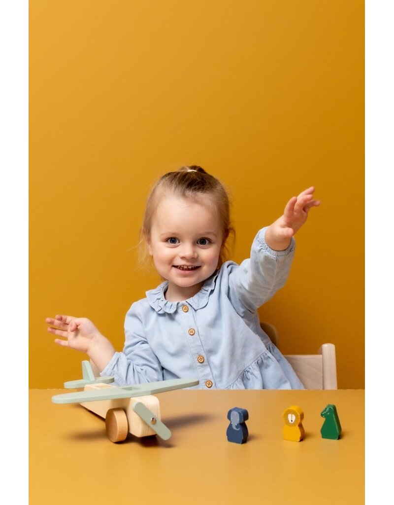 TRIXIE WOODEN ANIMAL AIRPLANE