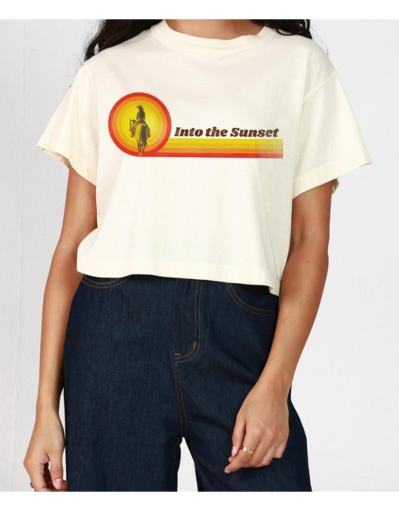 GIRL DANGEROUS INTO THE SUNSET OVERSIZED COTTON CROP TEE